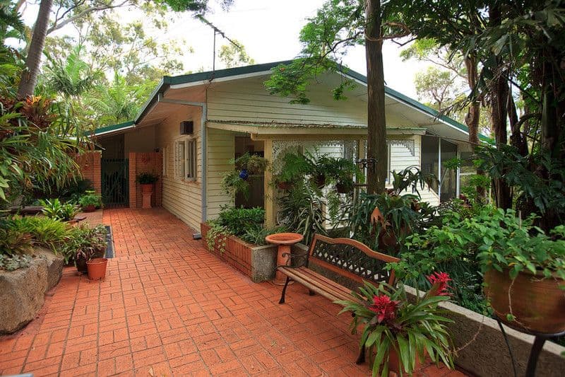 98 Tranters Avenue, CAMP HILL QLD 4152, Camp Hill - Thumbnail 2