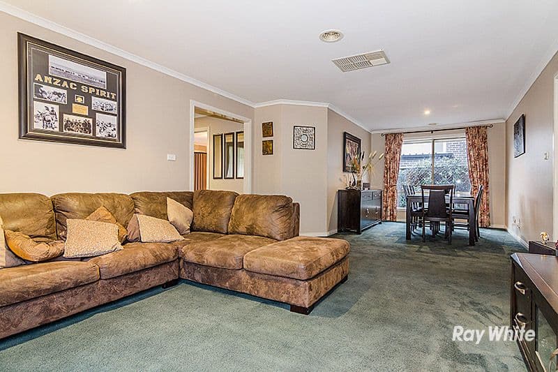 24 Sussex Avenue, CRANBOURNE NORTH VIC 3977, Cranbourne North - Thumbnail 2