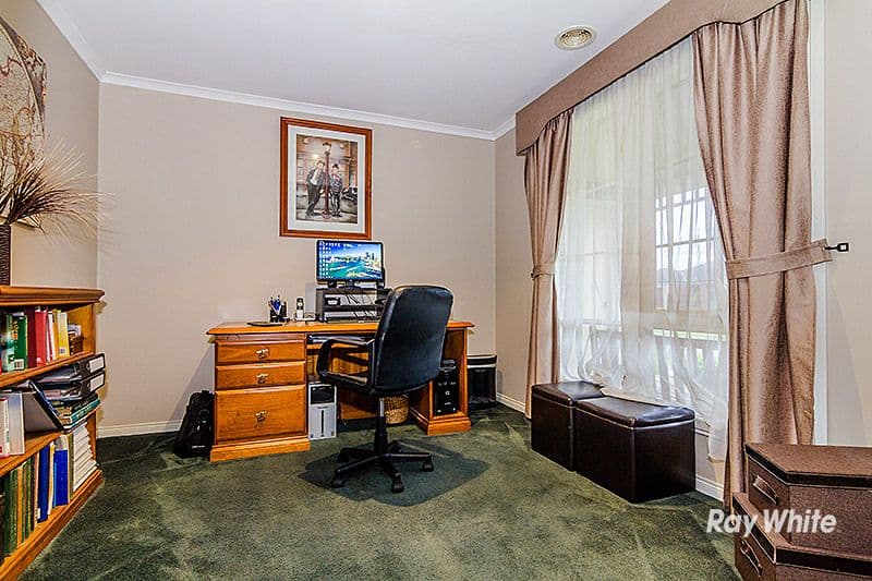 24 Sussex Avenue, CRANBOURNE NORTH VIC 3977, Cranbourne North - Thumbnail 4