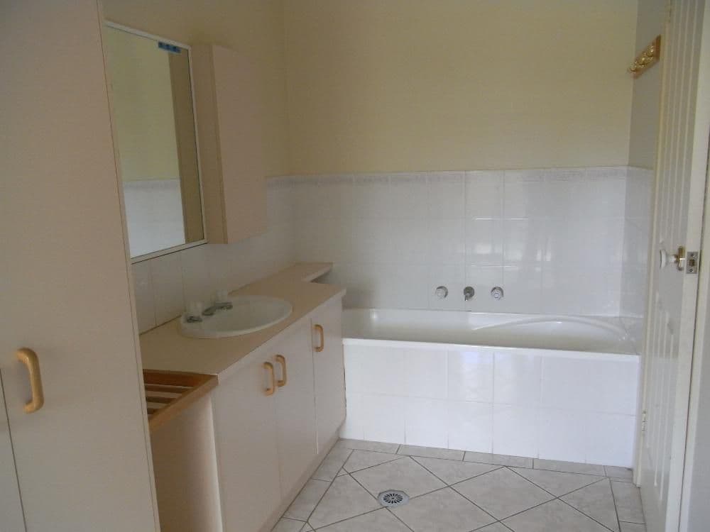 14 Tristan Court, LAVINGTON NSW 2641, Lavington - Thumbnail 4