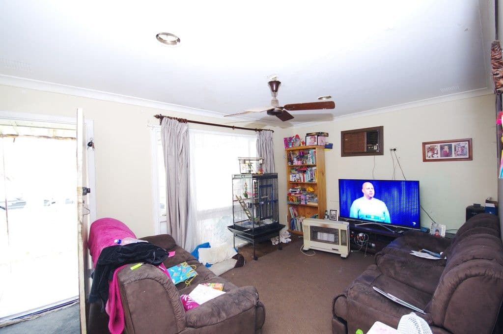 5 Roydon Way, Girrawheen WA 6064, Girrawheen - Thumbnail 3
