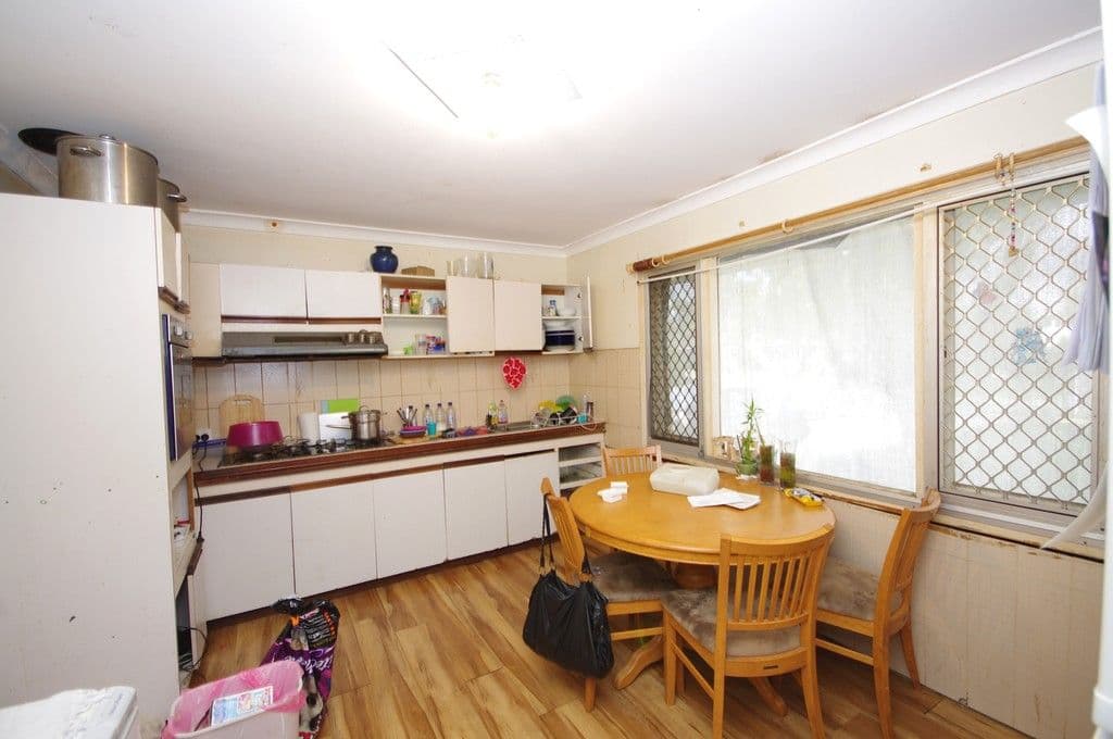 5 Roydon Way, Girrawheen WA 6064, Girrawheen - Thumbnail 4