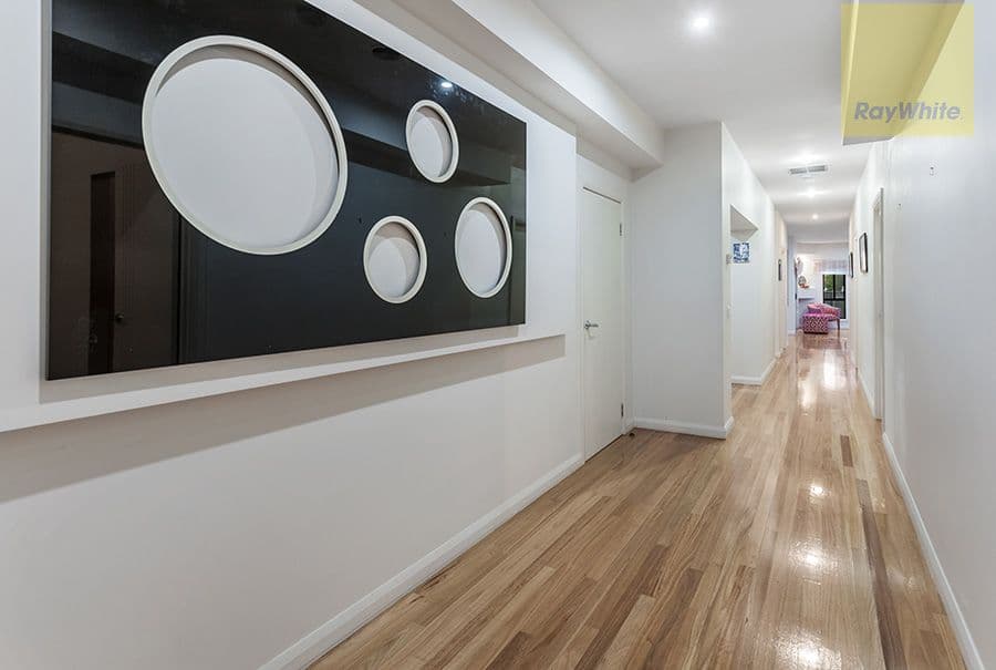 29 Somersby Road, Craigieburn VIC 3064, Craigieburn - Thumbnail 2