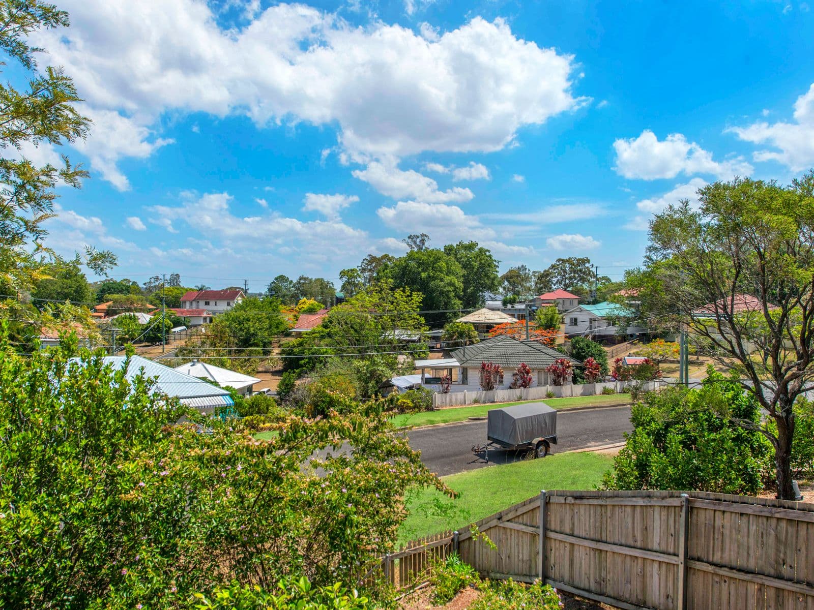 26 Diamond Street, Holland Park QLD 4121, Holland Park - Thumbnail 2