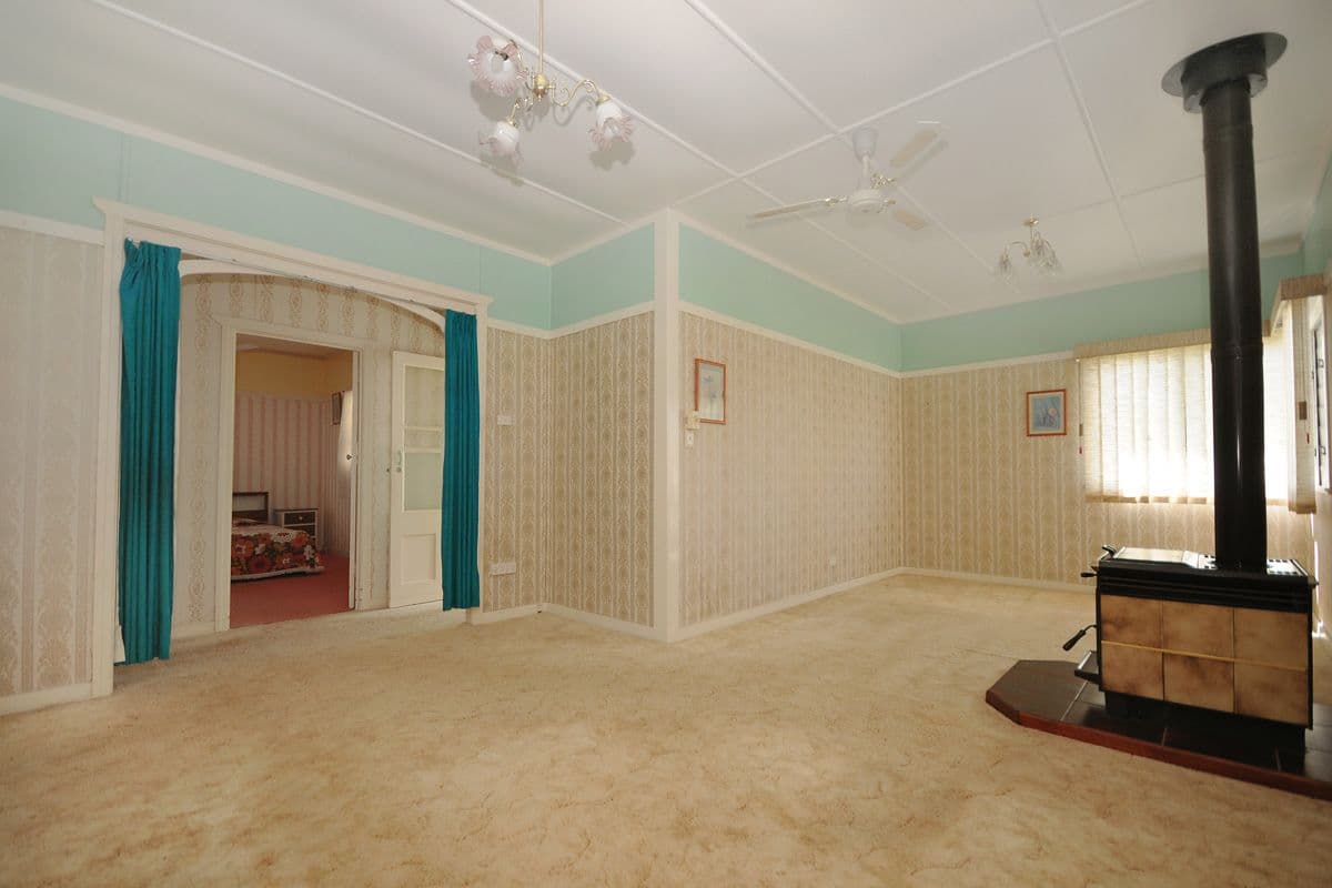 99 Stuart Street, NORTH TOOWOOMBA QLD 4350, North Toowoomba - Thumbnail 2