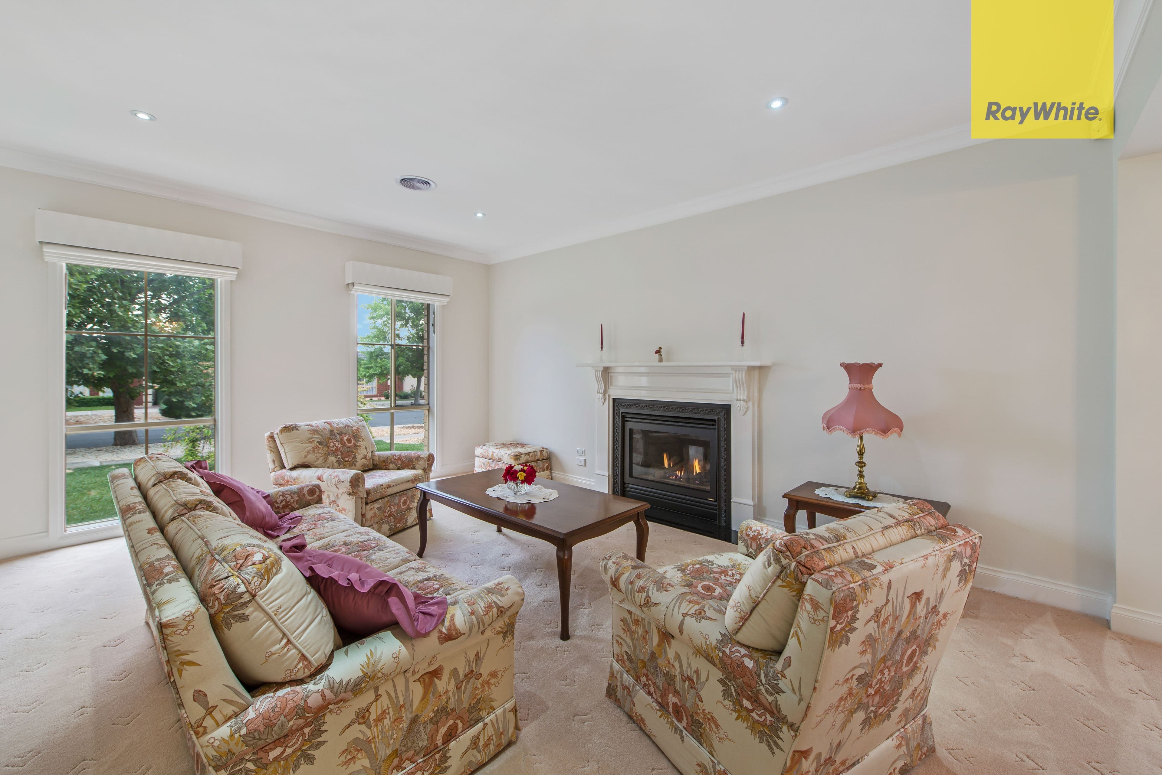 24 Hillcrest Drive, Hillside VIC 3037, Hillside - Thumbnail 2
