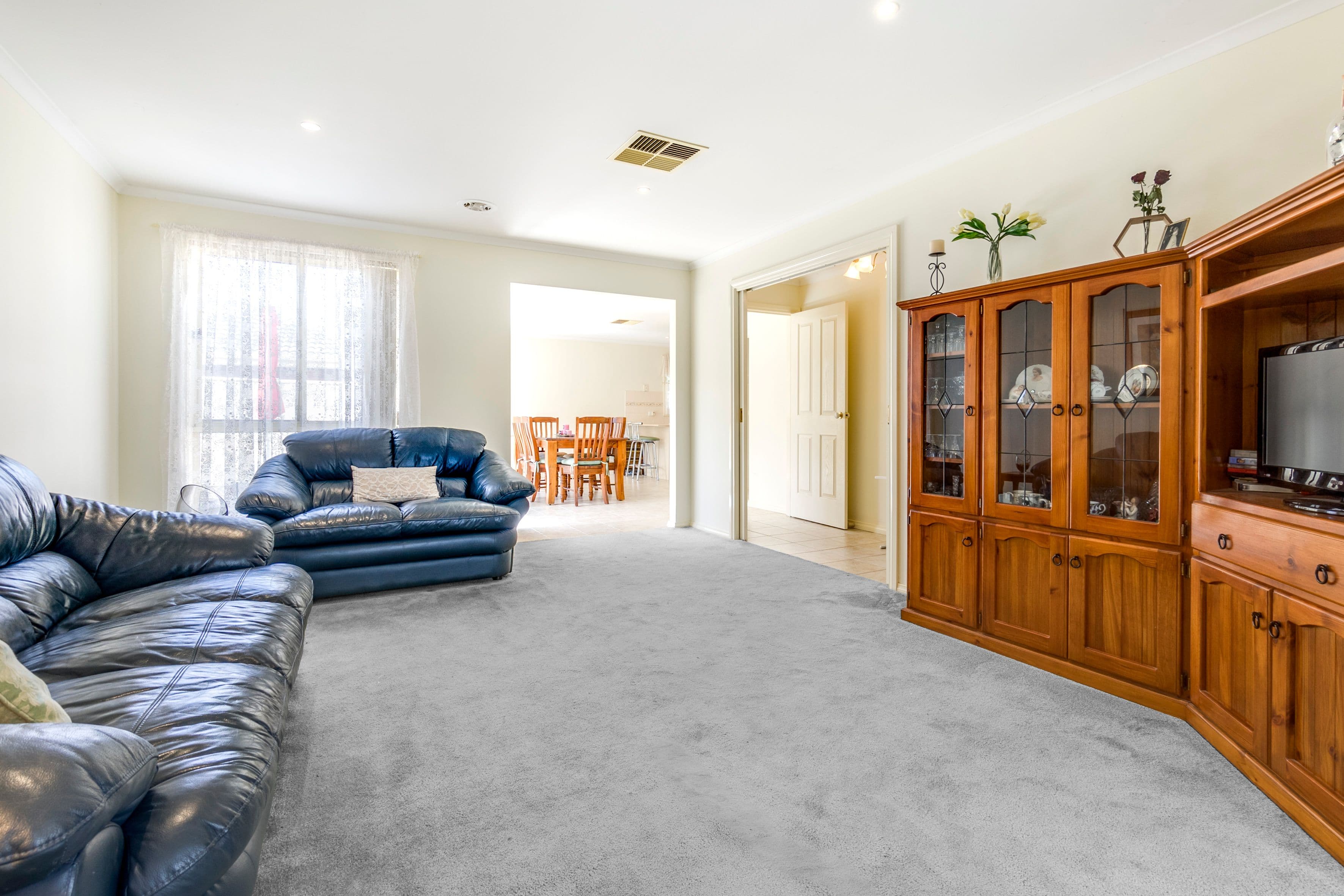 12 Lauderdale Drive, Tarneit VIC 3029, Tarneit - Thumbnail 2
