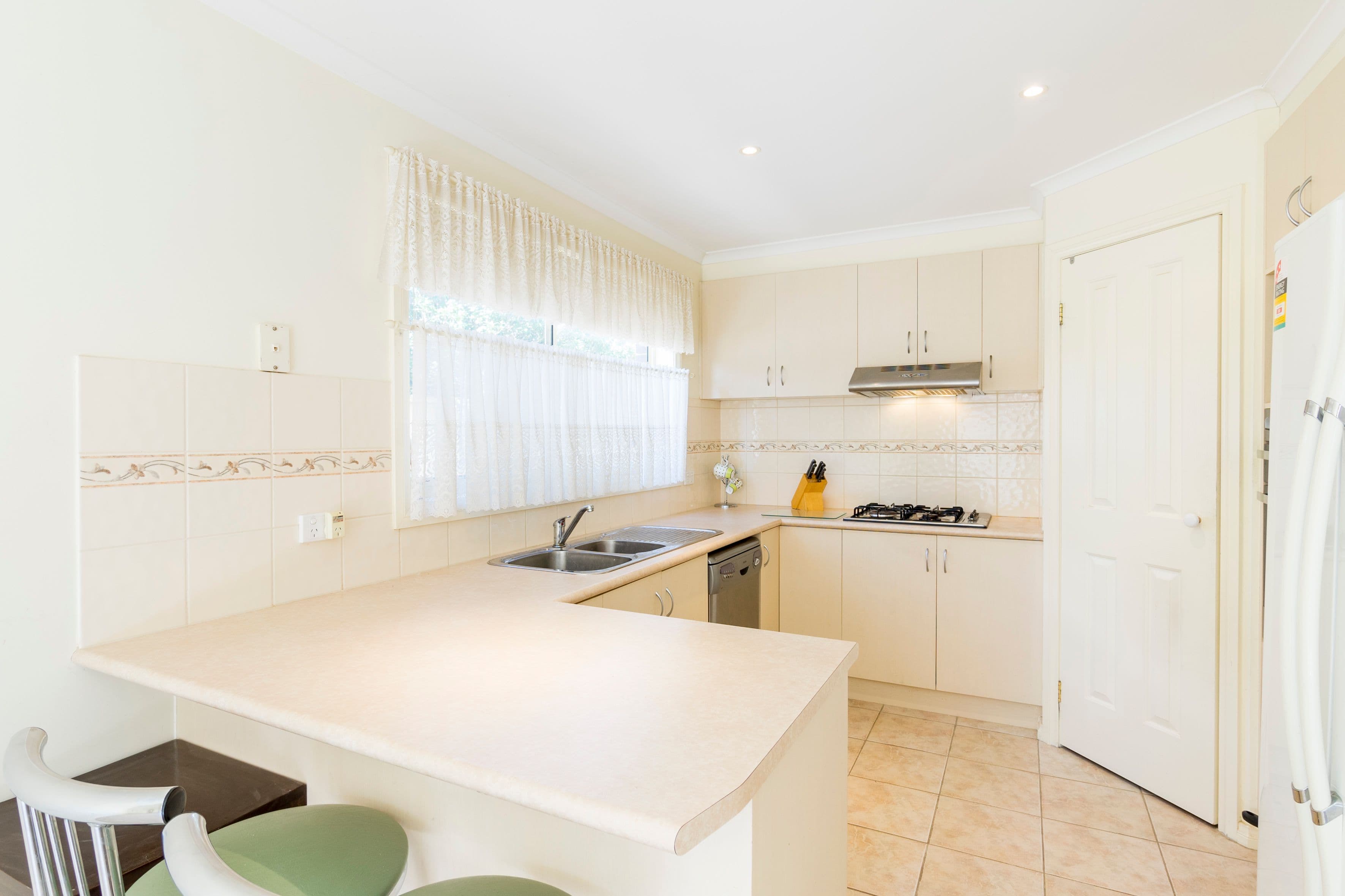12 Lauderdale Drive, Tarneit VIC 3029, Tarneit - Thumbnail 4