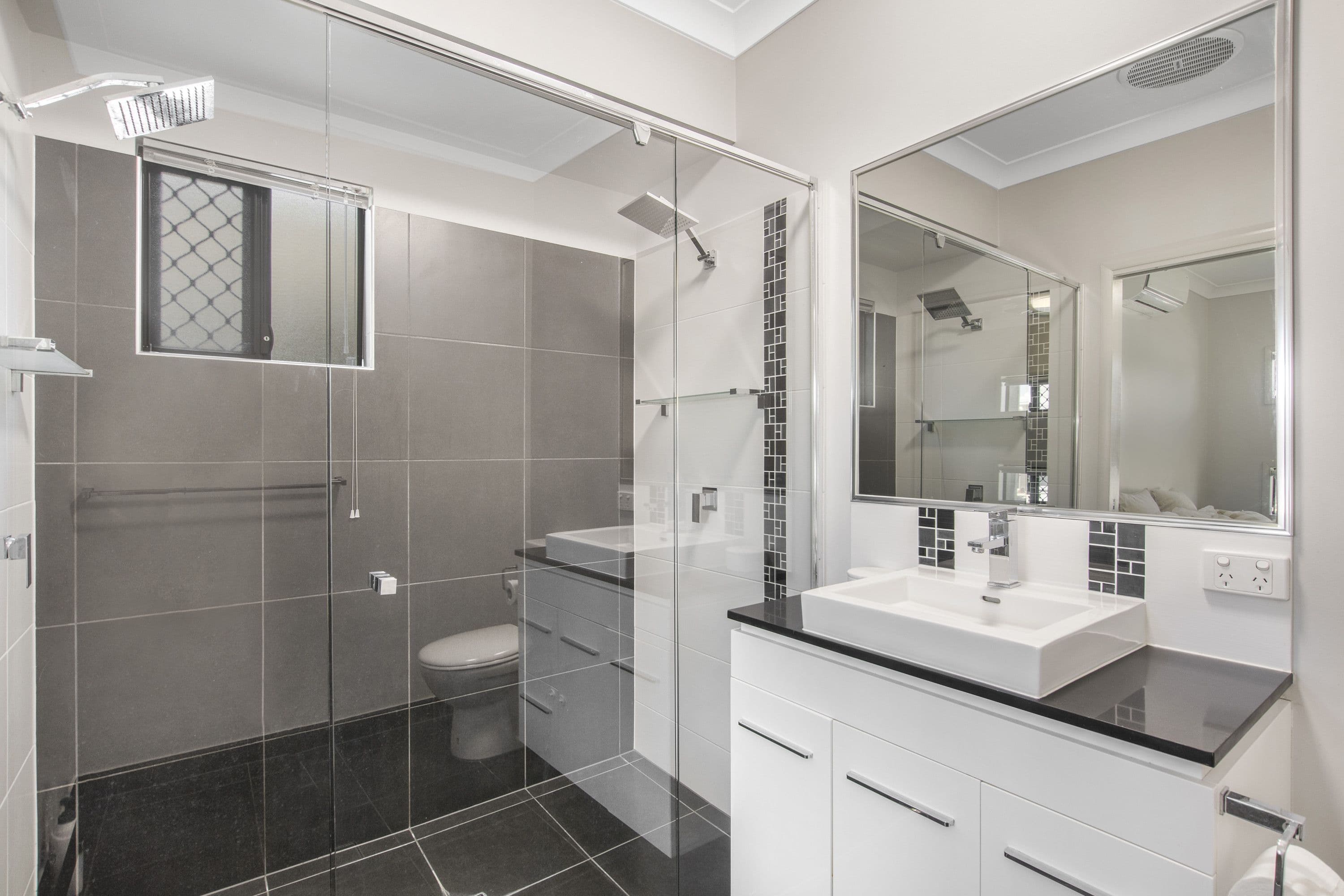 14 Huxley Crescent, Oonoonba QLD 4811, Oonoonba - Thumbnail 3