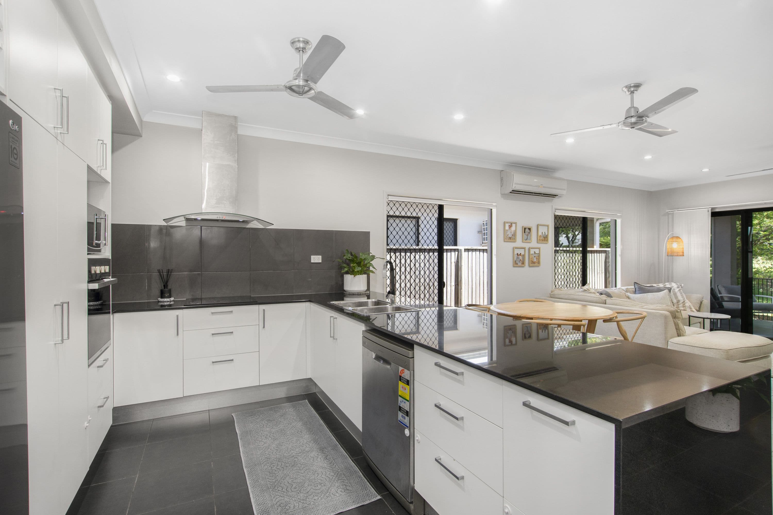 14 Huxley Crescent, Oonoonba QLD 4811, Oonoonba - Thumbnail 4