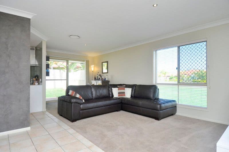 1 Orpington Court, ARUNDEL QLD 4214, Arundel - Thumbnail 3