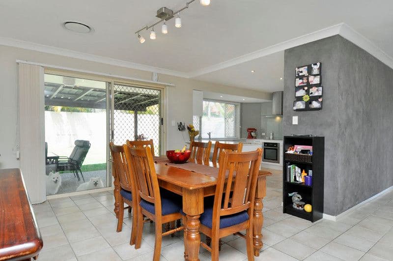 1 Orpington Court, ARUNDEL QLD 4214, Arundel - Thumbnail 5