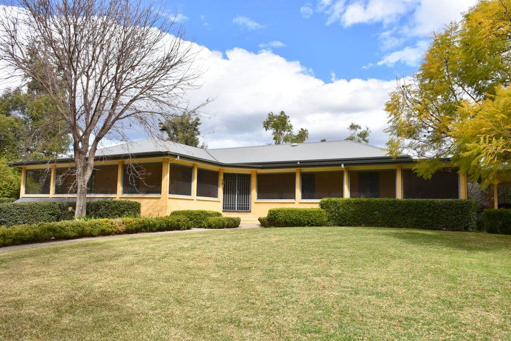 30 Sunnyside Road, Moree - Image 1