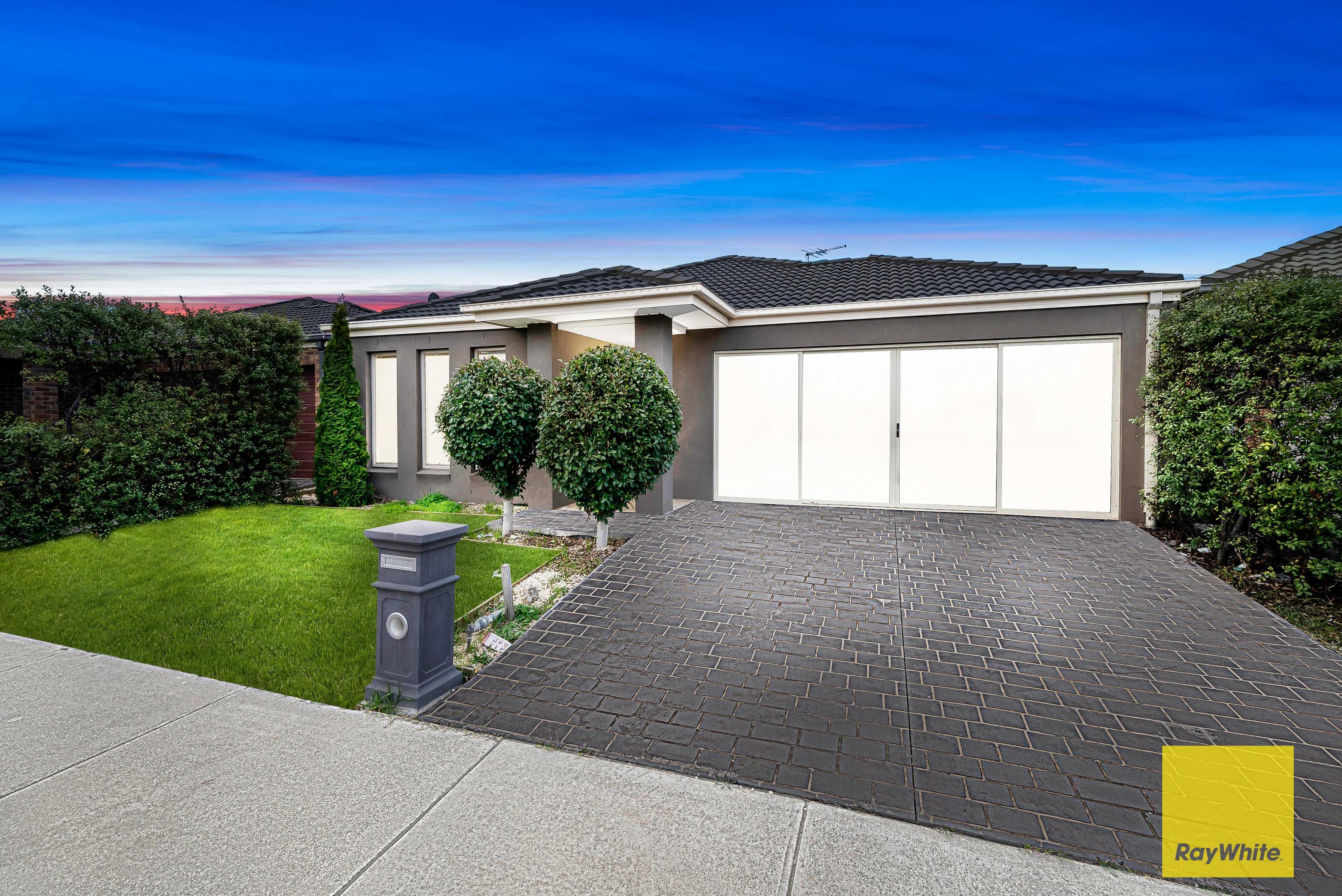 4 Caraleena Drive, Tarneit VIC 3029, Tarneit - Thumbnail 2