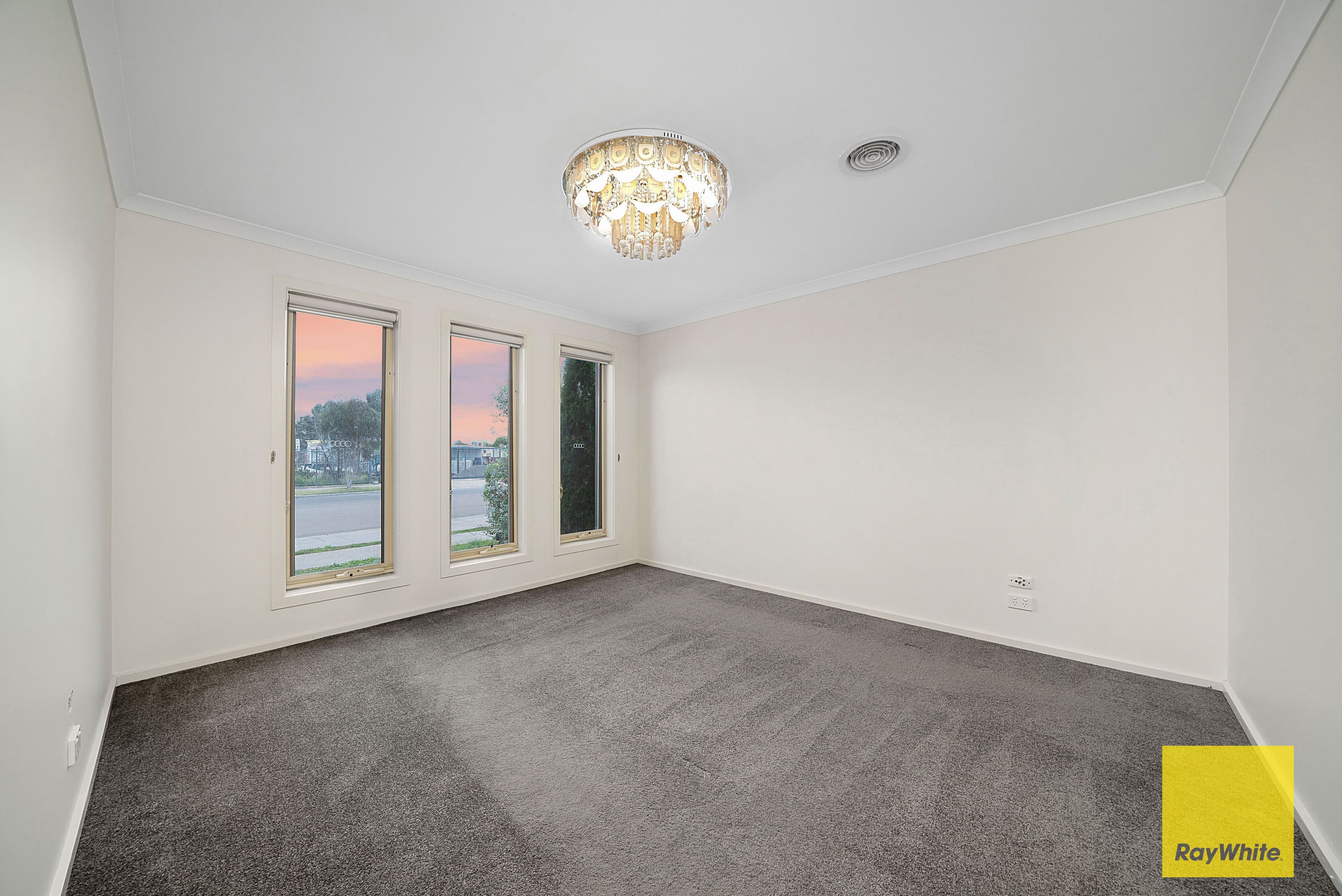 4 Caraleena Drive, Tarneit VIC 3029, Tarneit - Thumbnail 3