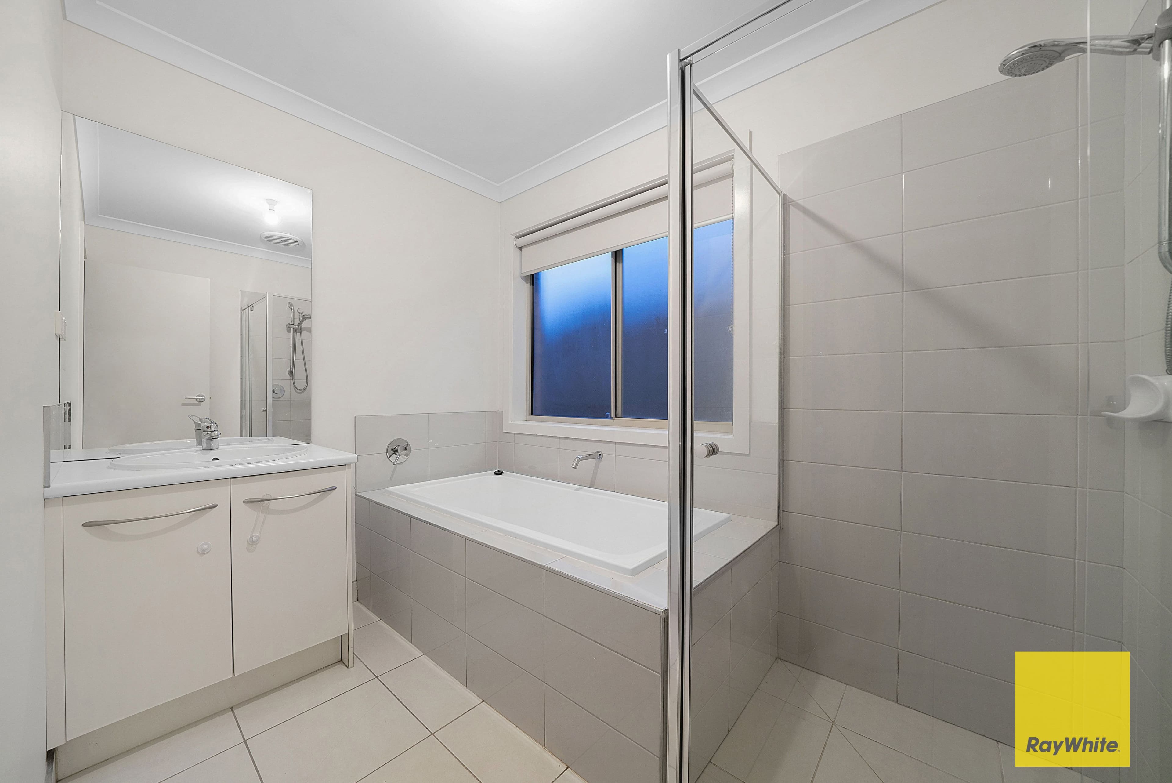 4 Caraleena Drive, Tarneit VIC 3029, Tarneit - Thumbnail 8