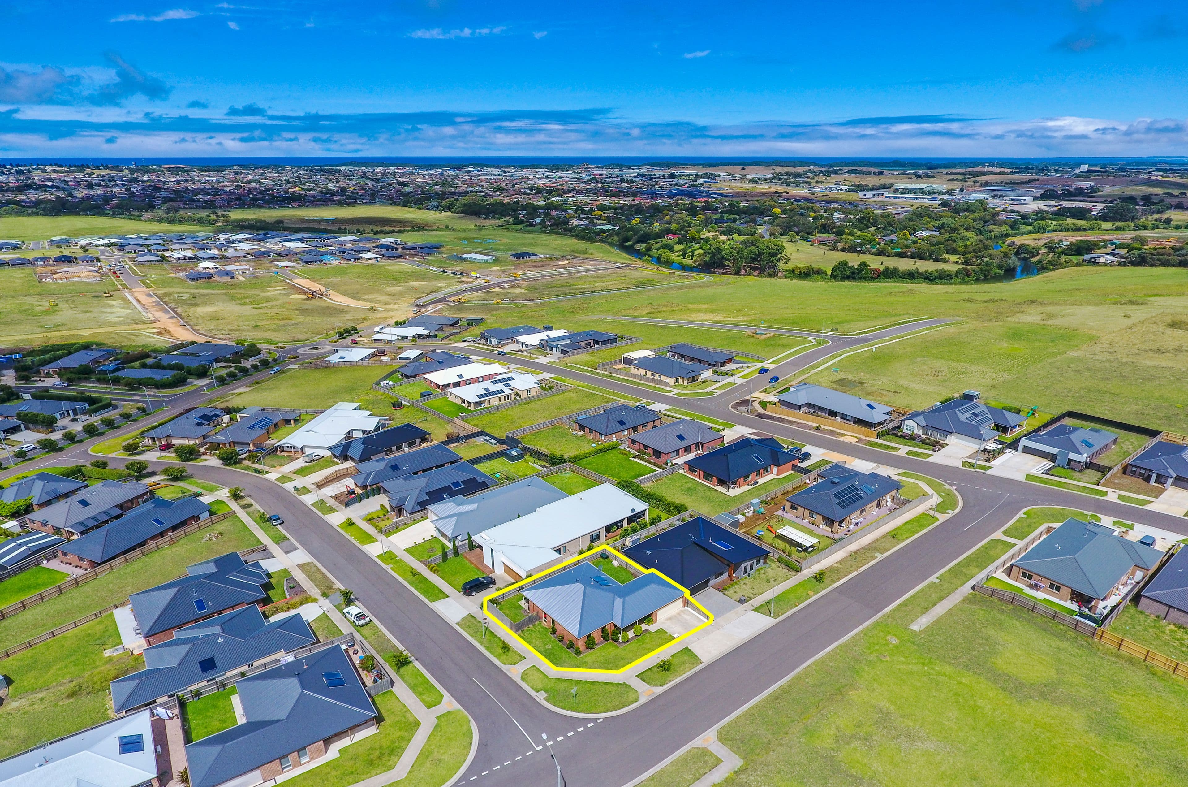 17 Warburton Way, Warrnambool VIC 3280, Warrnambool - Thumbnail 2