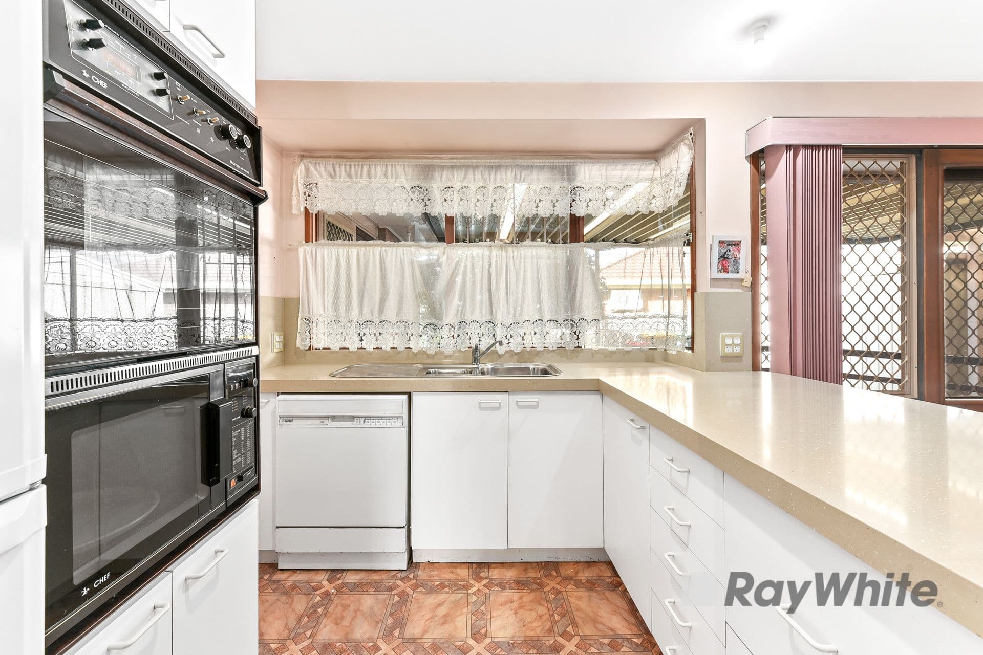 2 Falkiner Crescent, Dandenong VIC 3175, Dandenong - Thumbnail 3