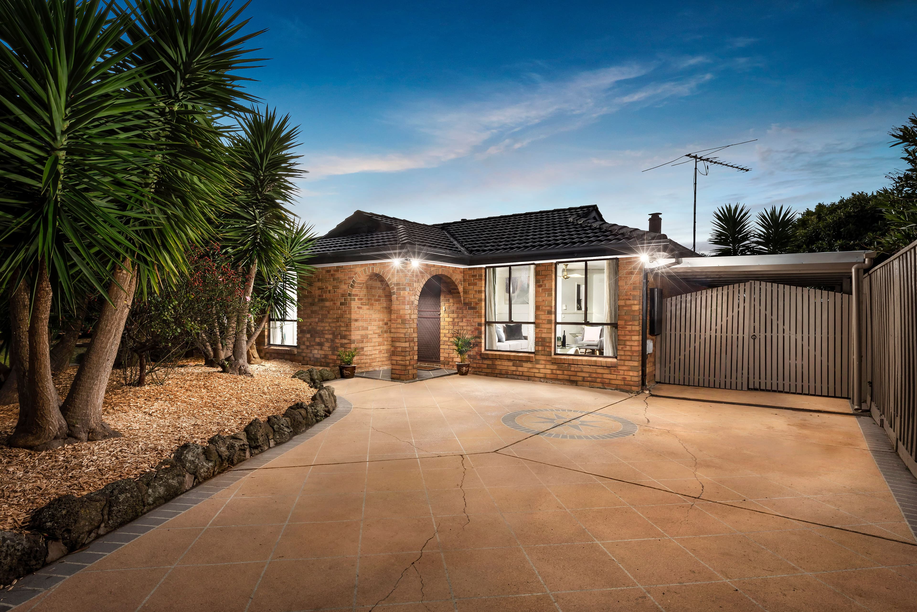 8 Malmsbury Crescent, Rowville VIC 3178, Rowville - Image 1