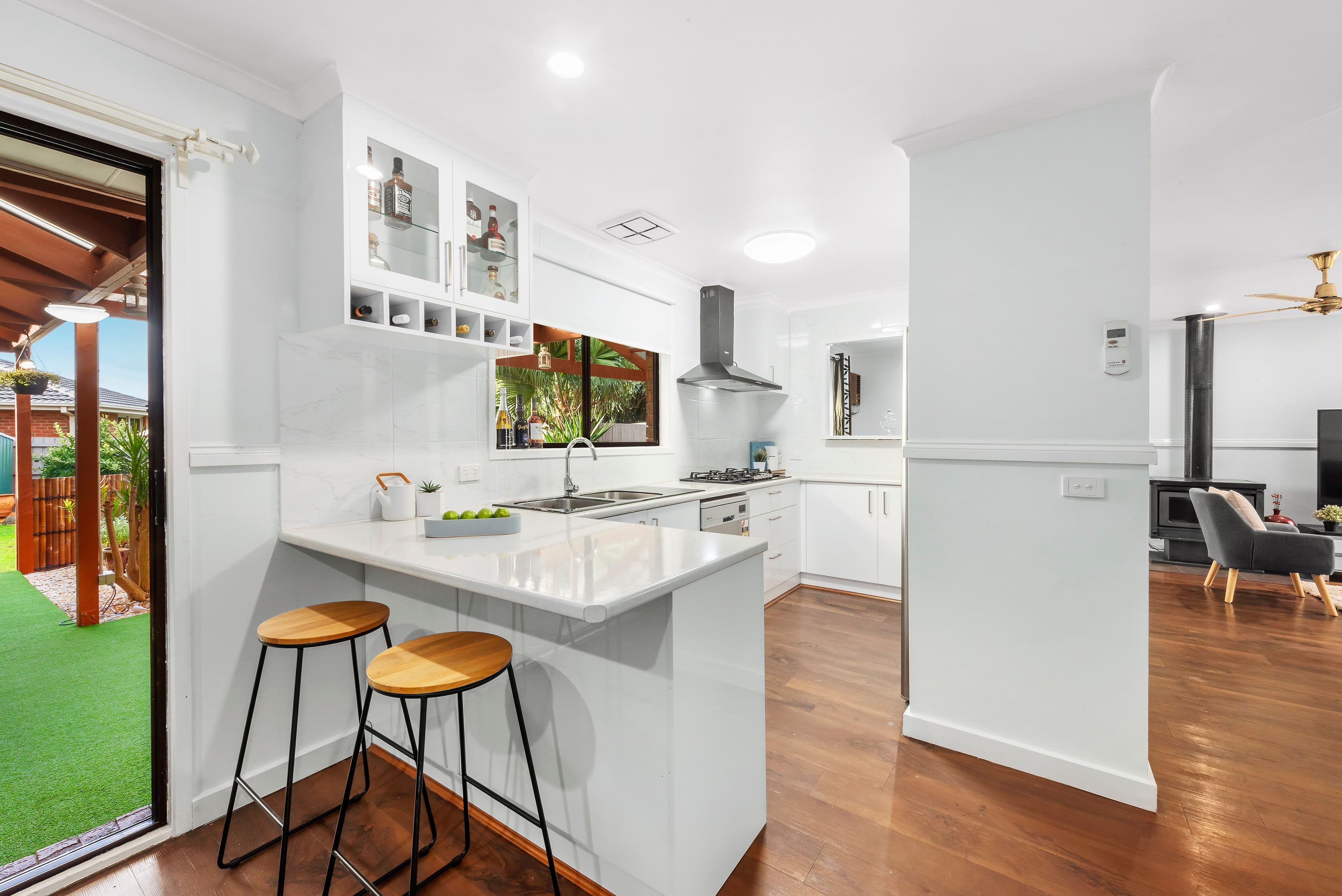 8 Malmsbury Crescent, Rowville VIC 3178, Rowville - Thumbnail 3