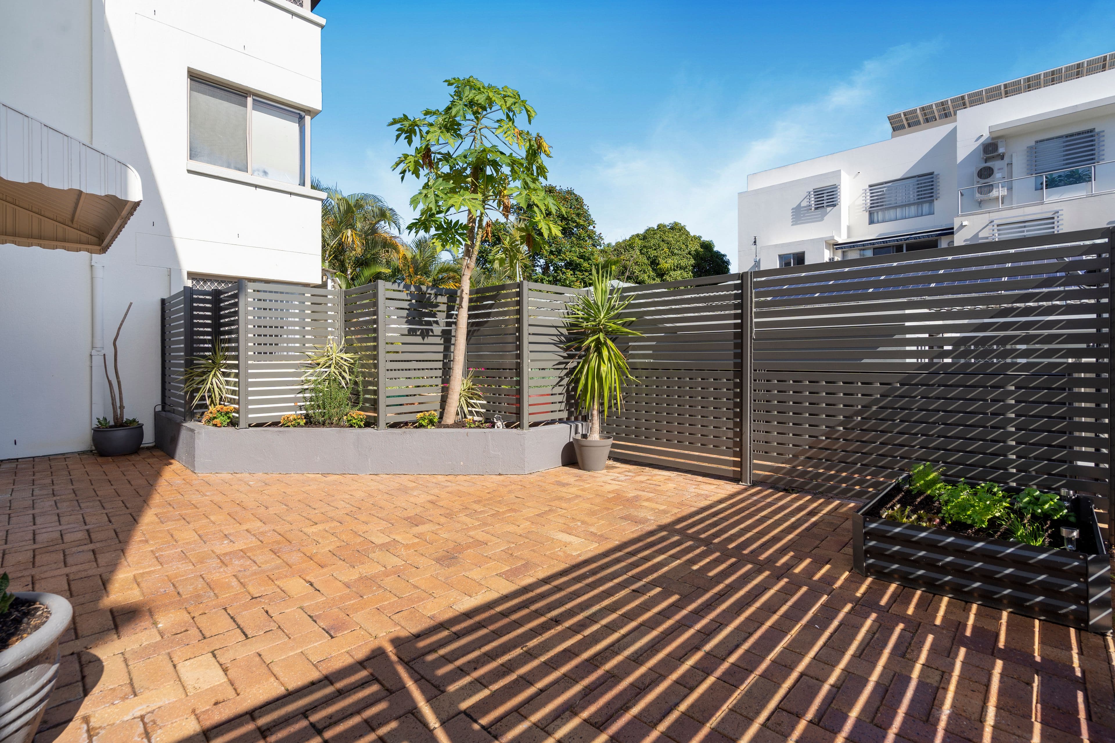 48 The Esplanade, Paradise Point QLD 4216, Paradise Point - Thumbnail 2
