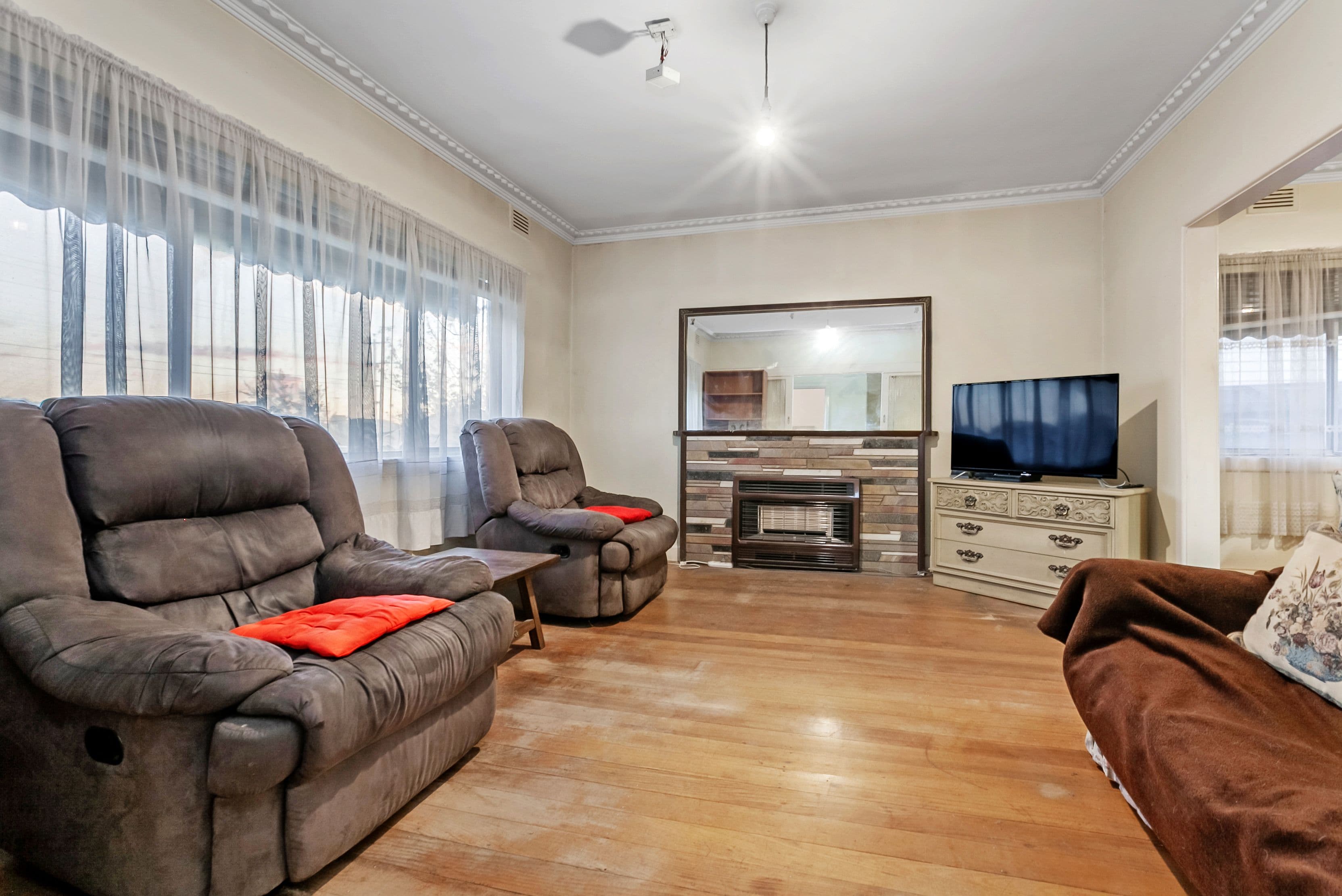 40 Allenby Avenue, Reservoir VIC 3073, Reservoir - Thumbnail 3