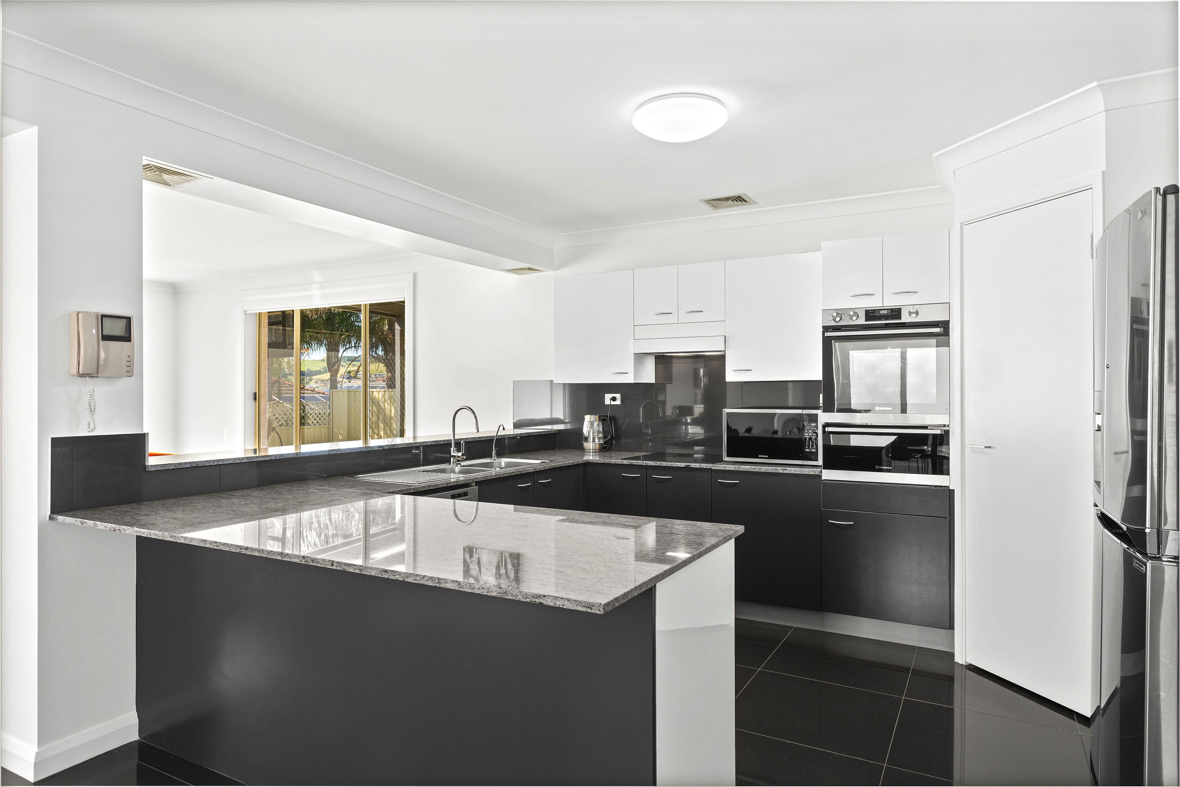 18 Downes Drive, Albion Park NSW 2527, Albion Park - Thumbnail 2