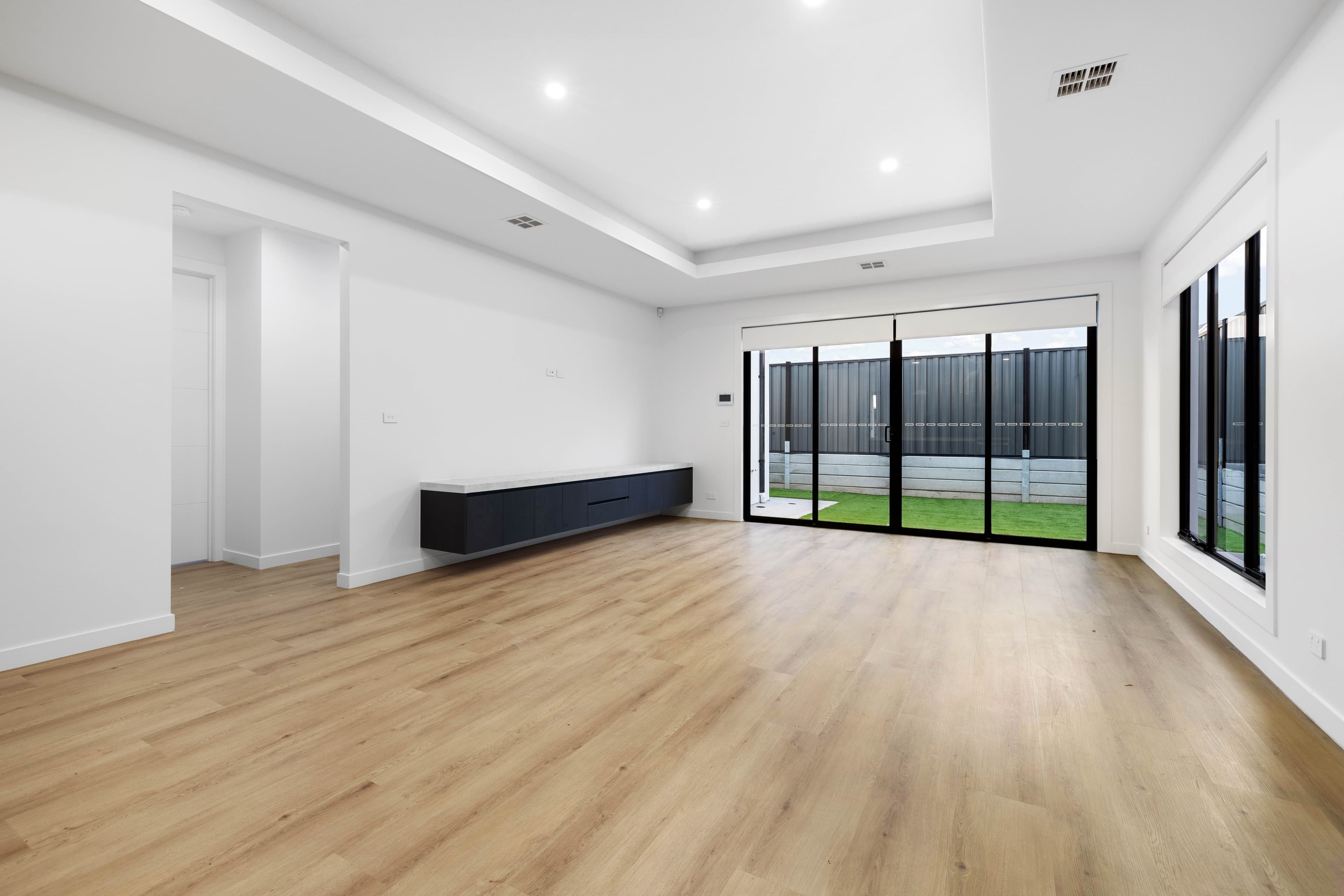 12 Xenolith Drive, Craigieburn VIC 3064, Craigieburn - Thumbnail 3