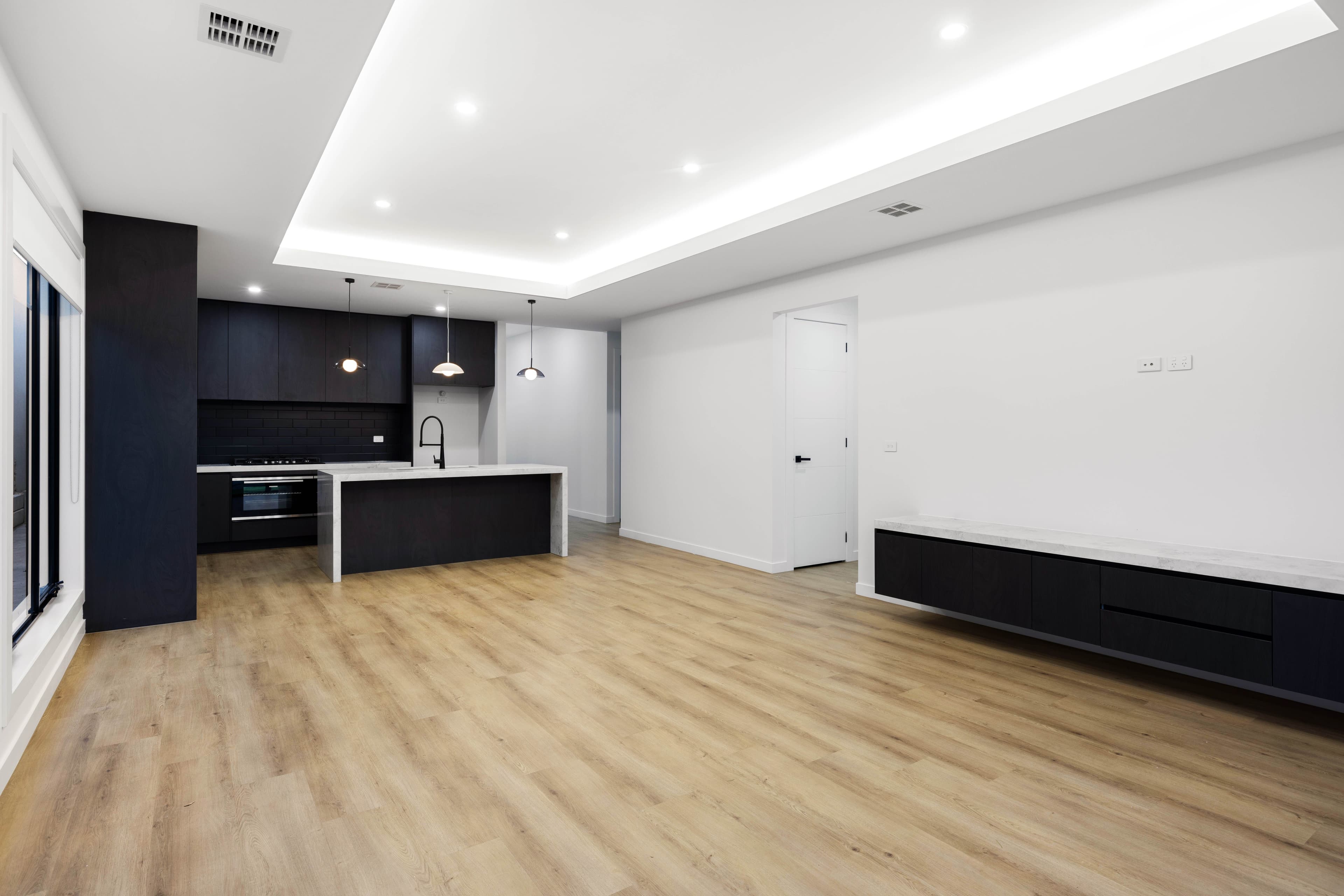 12 Xenolith Drive, Craigieburn VIC 3064, Craigieburn - Thumbnail 4