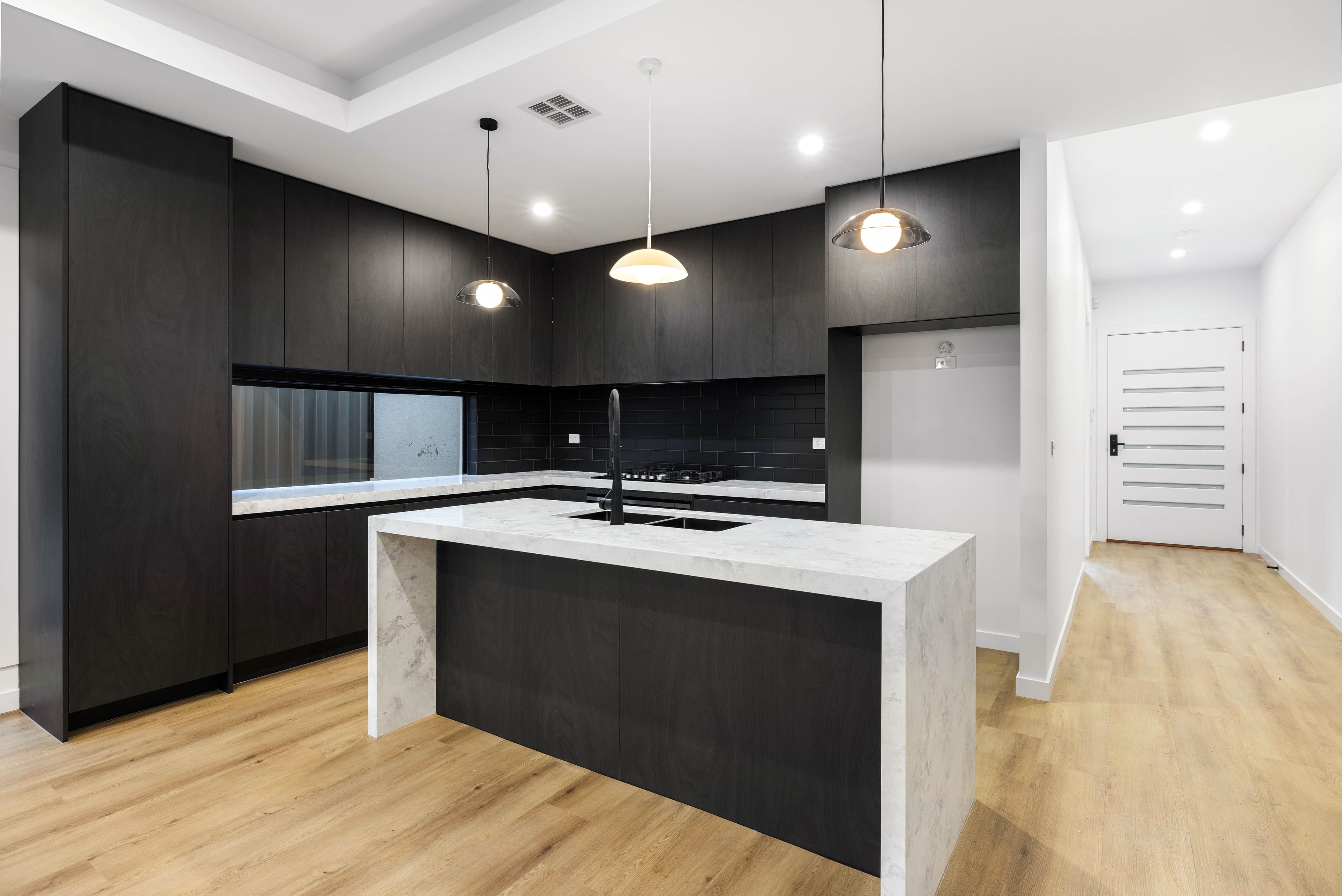 12 Xenolith Drive, Craigieburn VIC 3064, Craigieburn - Thumbnail 5