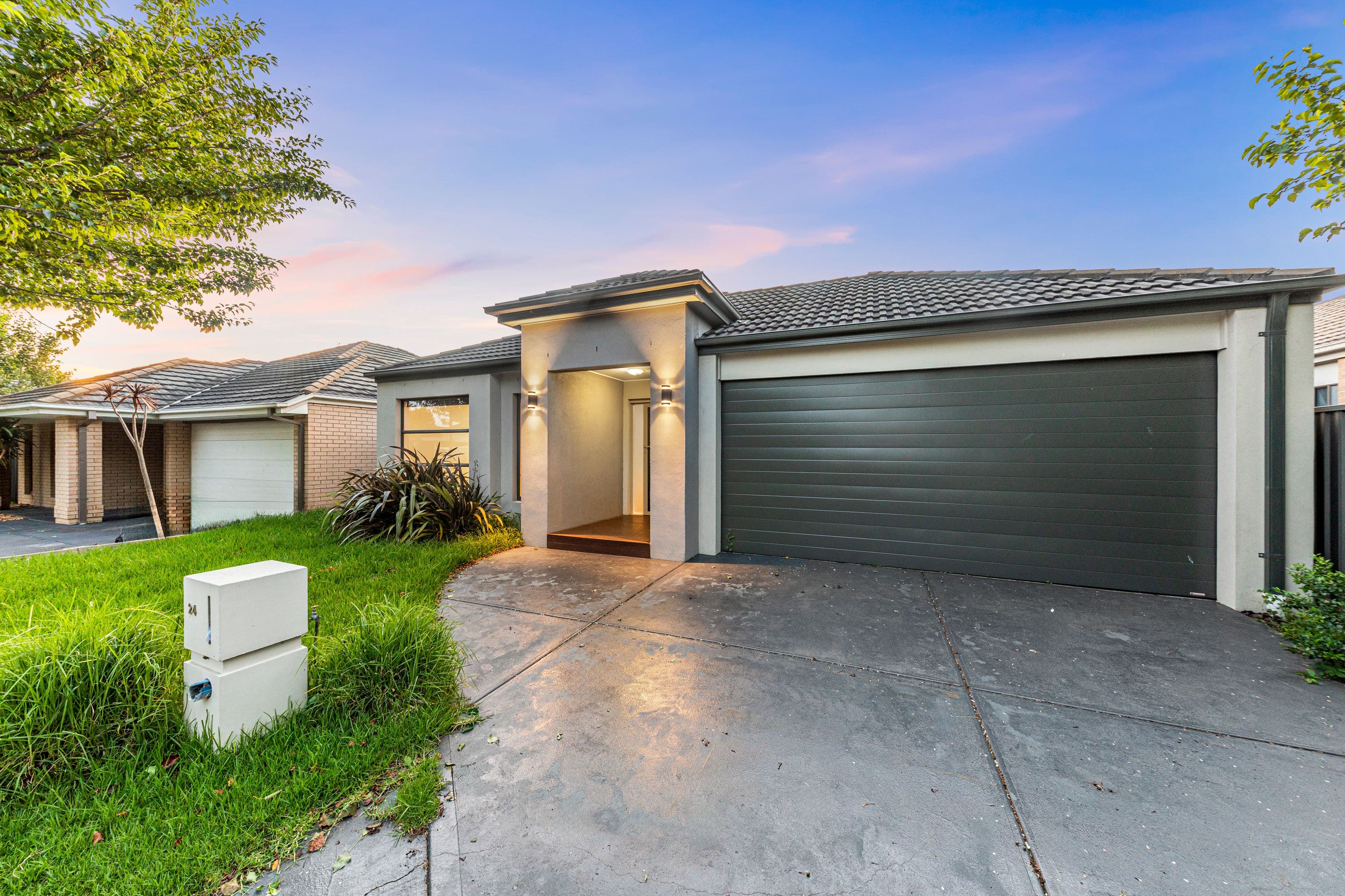 24 Downing Square, Pakenham VIC 3810, Pakenham - Thumbnail 2