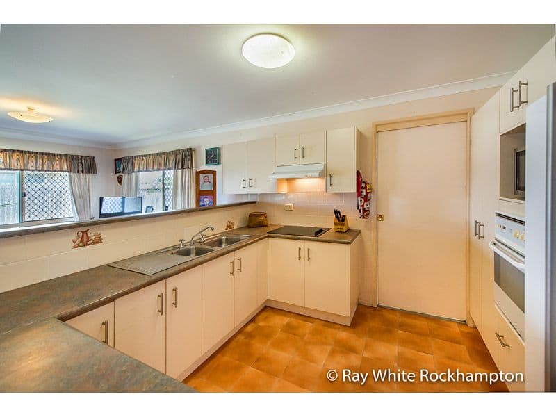 8 Hoffmann Street, Norman Gardens QLD 4701, Norman Gardens - Thumbnail 3