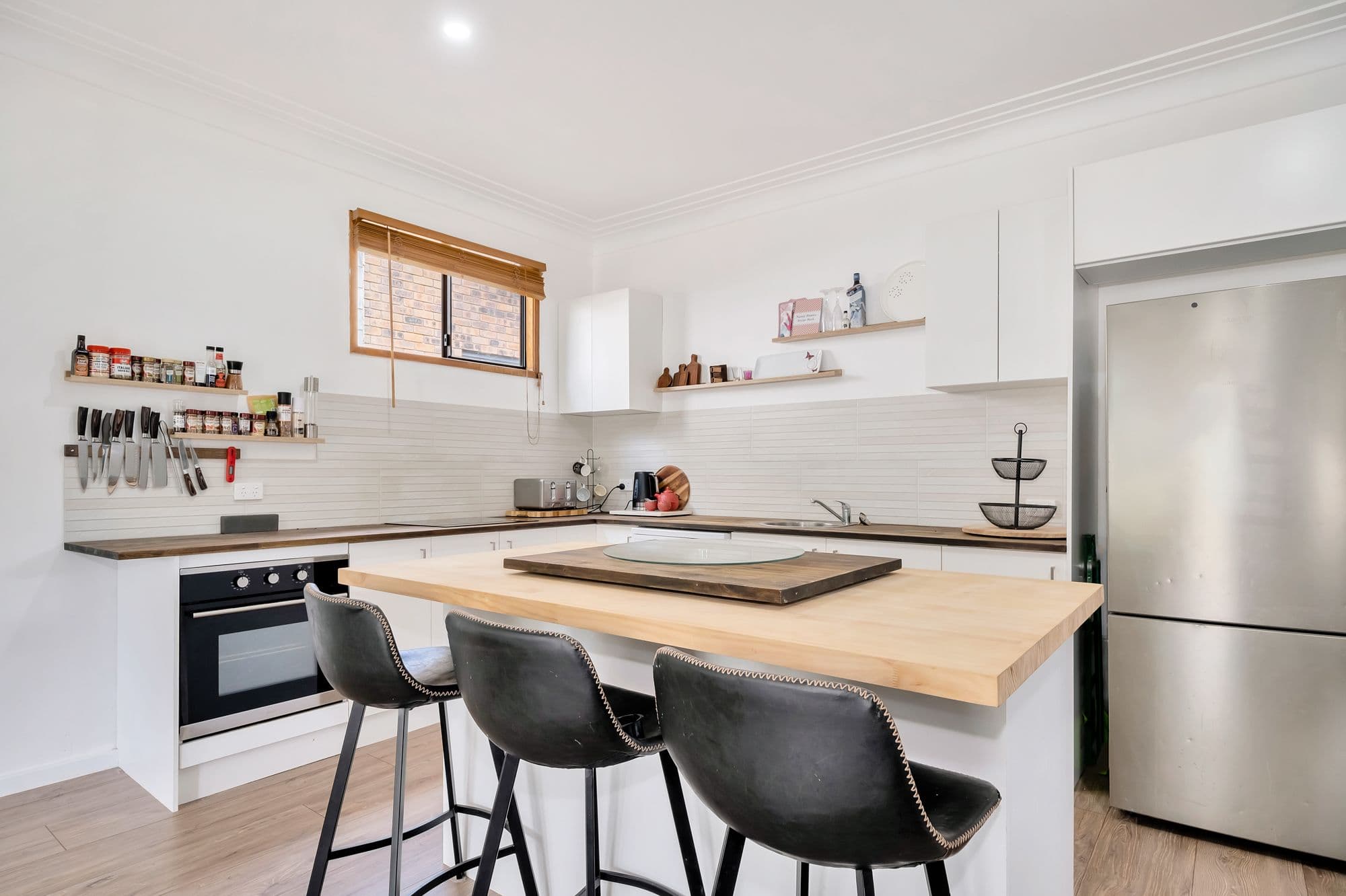 35 Windsor Road, Berkeley Vale NSW 2261, Berkeley Vale - Thumbnail 2