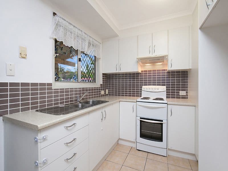 10 Bedford Crescent, Eagleby QLD 4207, Eagleby - Thumbnail 3