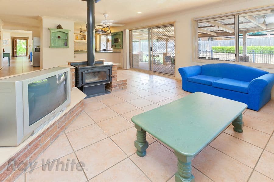 11 Bankswood Crescent, CAMIRA QLD 4300, Camira - Thumbnail 4