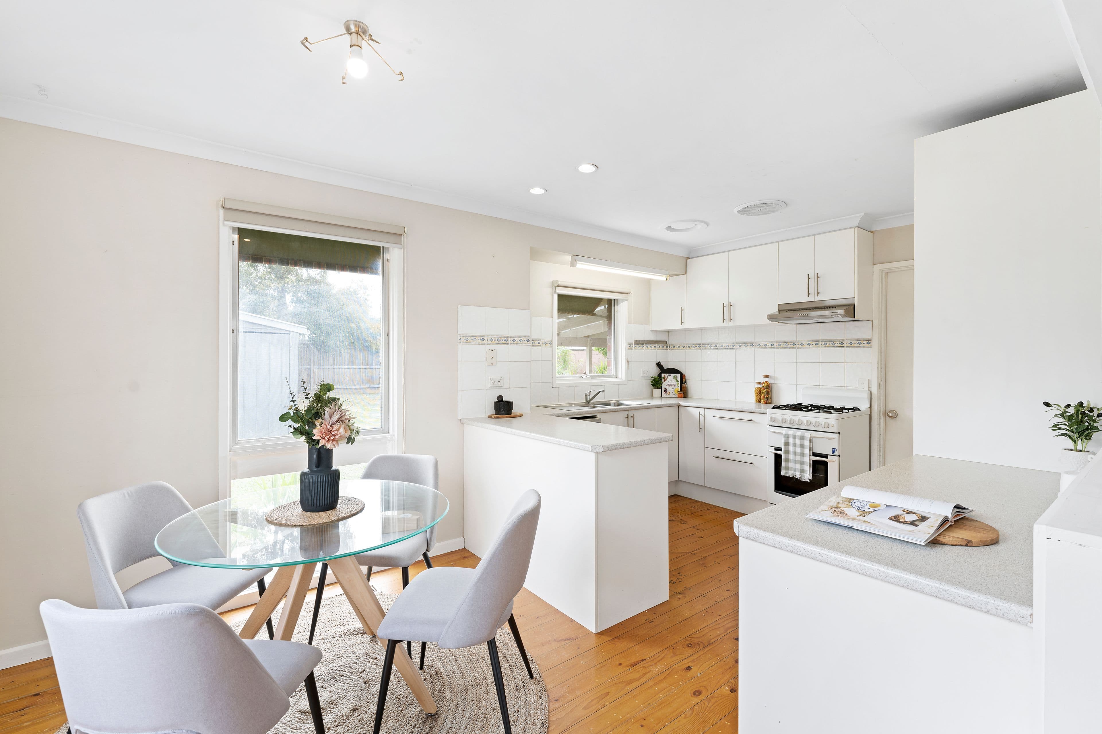 3 Lindsay Avenue, Sunbury VIC 3429, Sunbury - Thumbnail 4