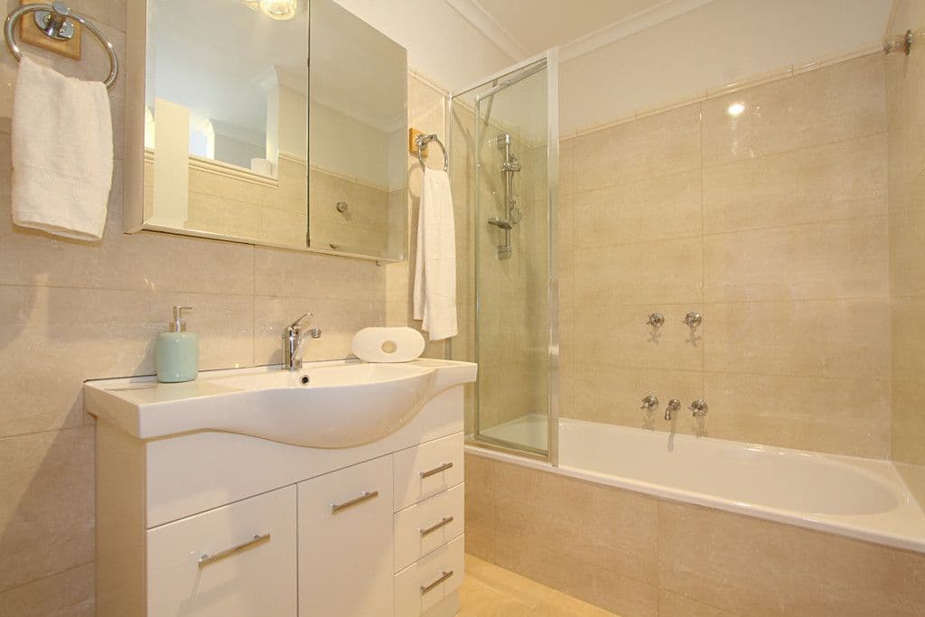 130 East Boundary Road, BENTLEIGH EAST VIC 3165, Bentleigh East - Thumbnail 8