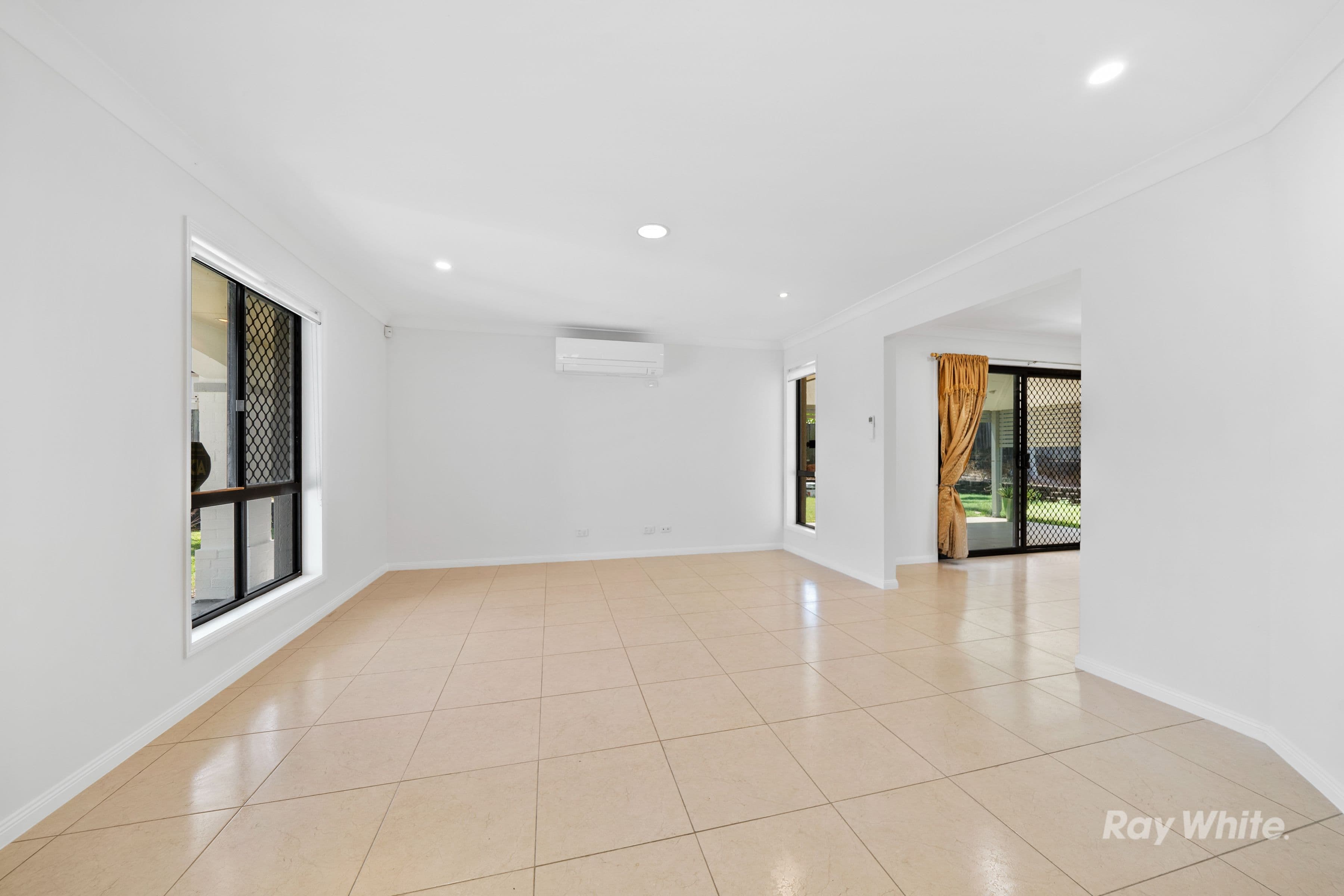 45 The Parkway, Stretton QLD 4116, Stretton - Thumbnail 3