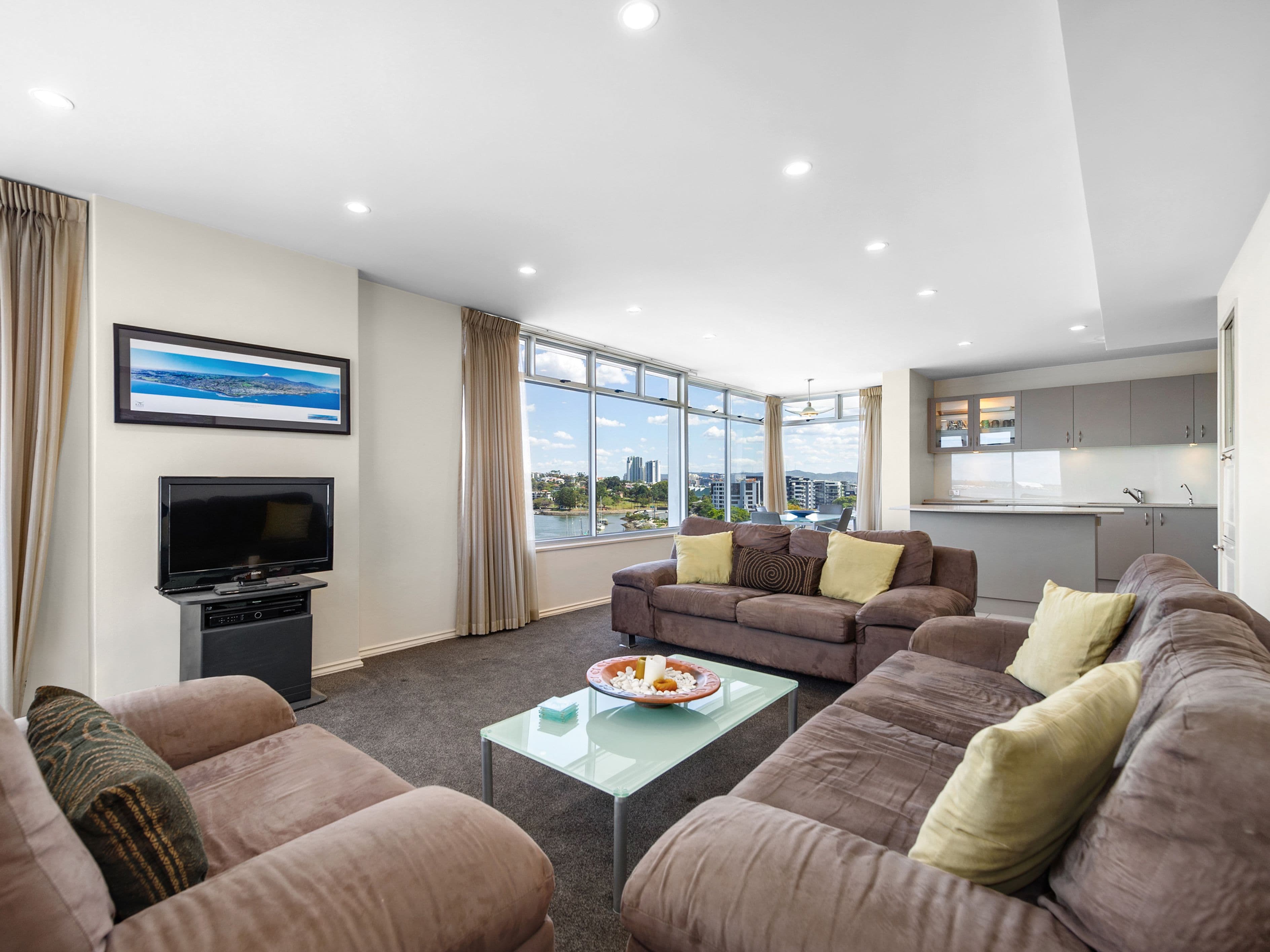 11 Hillside Crescent, Hamilton QLD 4007, Hamilton - Thumbnail 2
