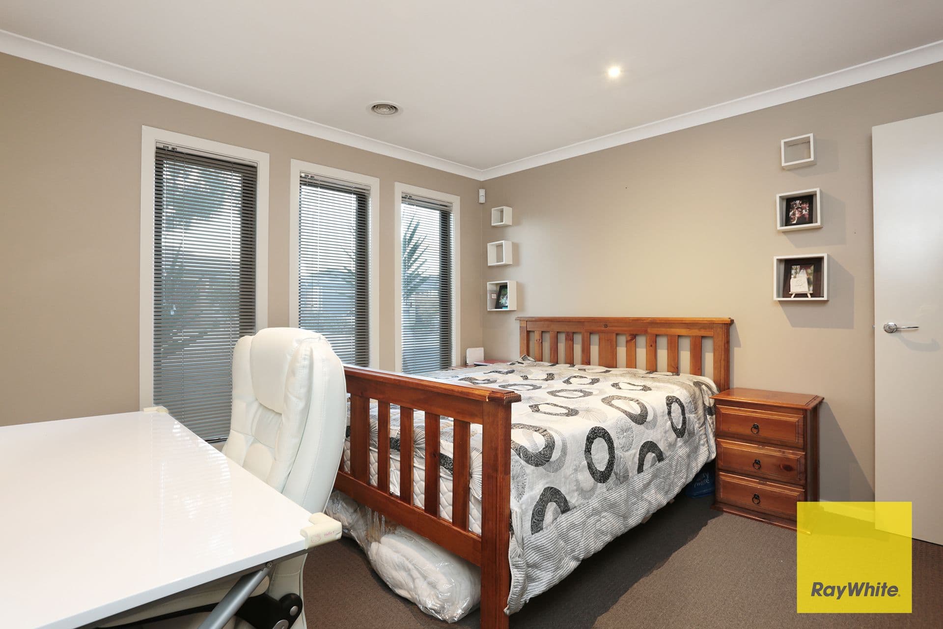 4 Tobago Avenue, Point Cook VIC 3030, Point Cook - Thumbnail 4