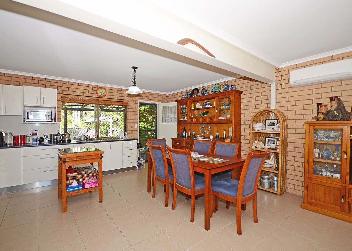 597 Boat Harbour Drive, URANGAN QLD 4655, Urangan - Thumbnail 4
