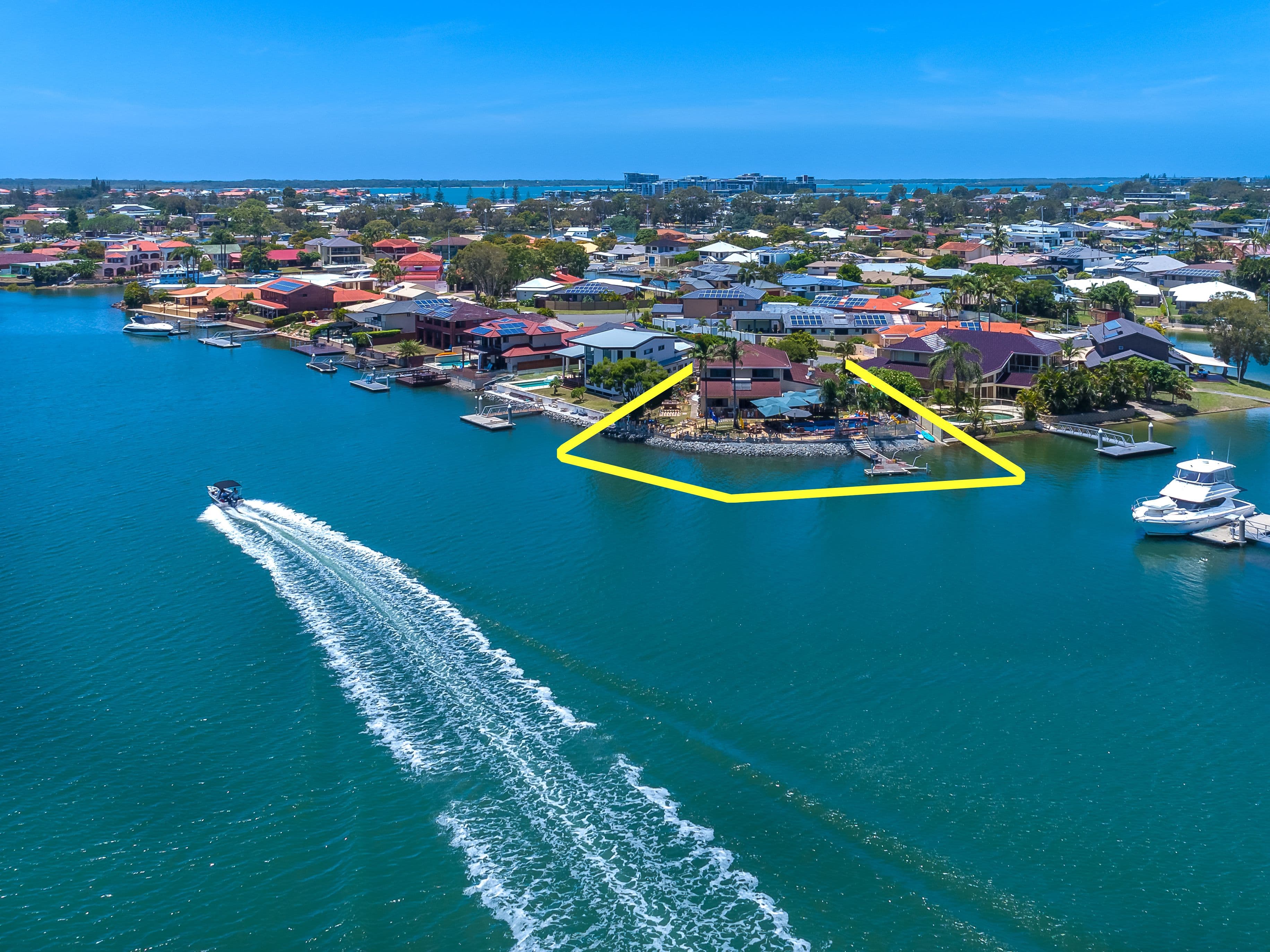 17 Beardsley Court, Paradise Point QLD 4216, Paradise Point - Thumbnail 2