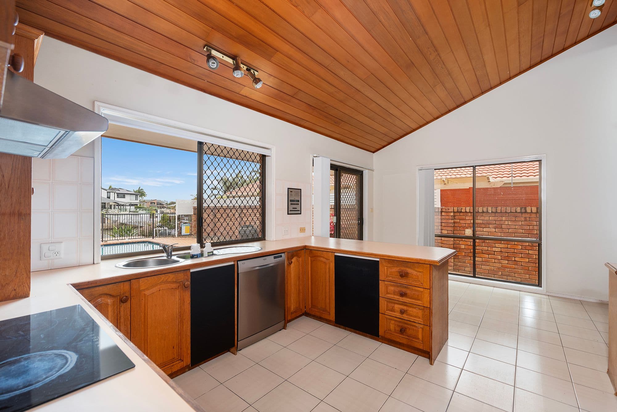 14 Pebble Beach Drive, Runaway Bay QLD 4216, Runaway Bay - Thumbnail 7