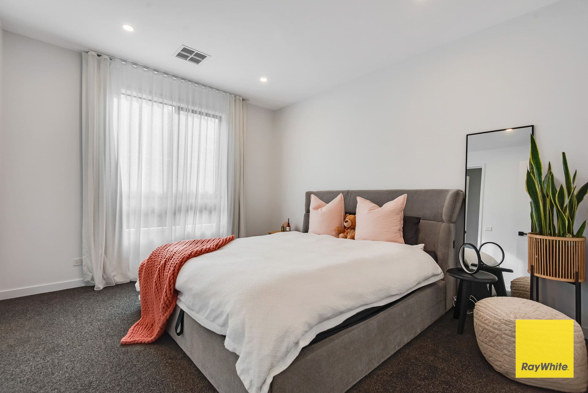 6 Longan Street, Truganina VIC 3029, Truganina - Thumbnail 4