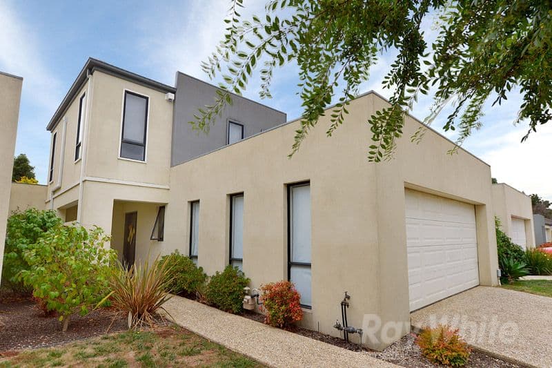 19 Sovereign Manors Crescent, ROWVILLE VIC 3178, Rowville - Image 1