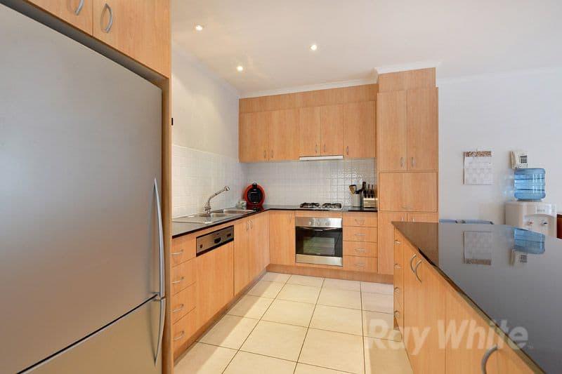19 Sovereign Manors Crescent, ROWVILLE VIC 3178, Rowville - Thumbnail 3