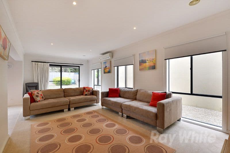 19 Sovereign Manors Crescent, ROWVILLE VIC 3178, Rowville - Thumbnail 4