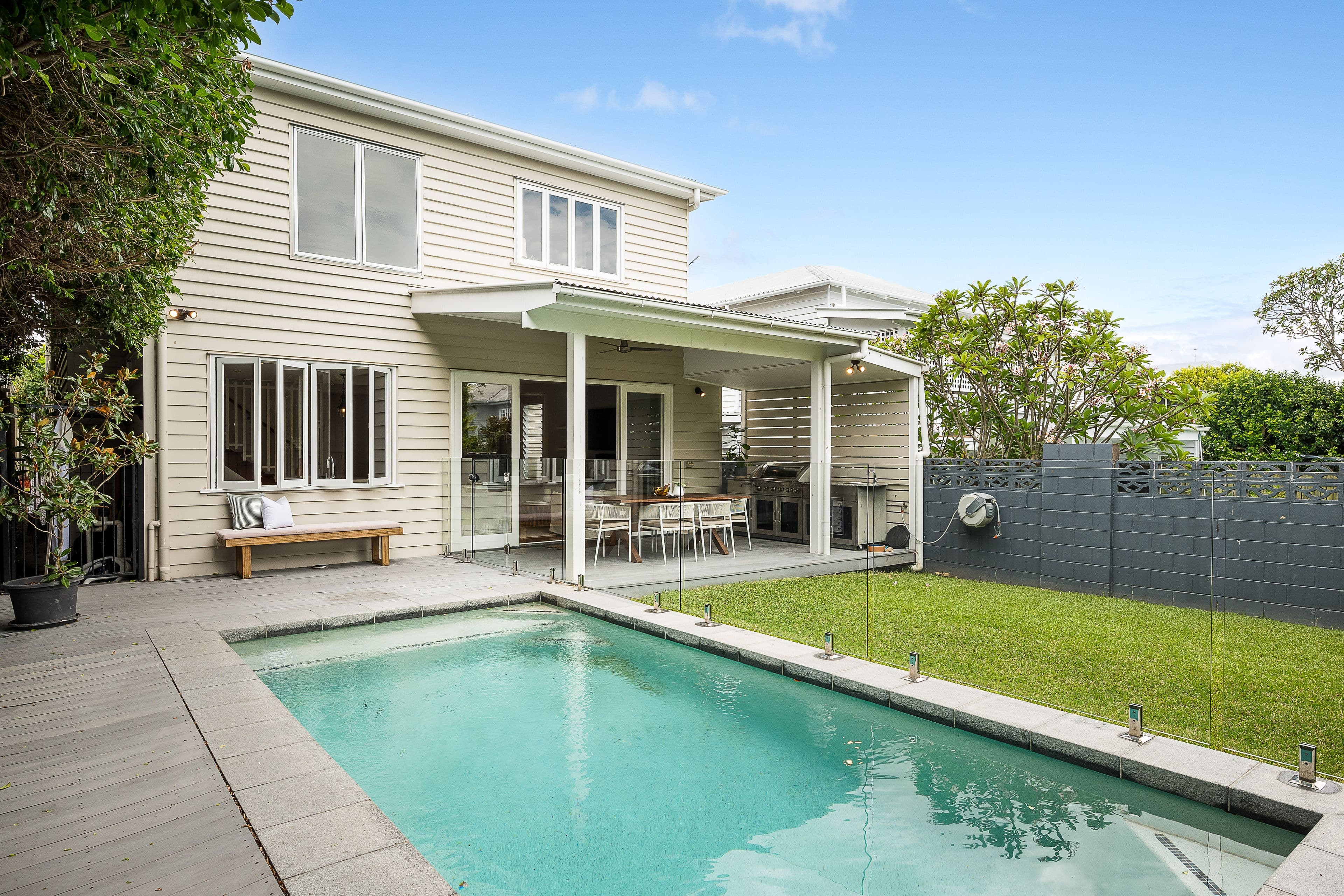 87 Gordon Street, Hawthorne QLD 4171, Hawthorne - Thumbnail 2