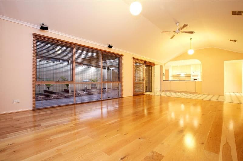 1 Lady Penrhyn Avenue, MILL PARK VIC 3082, Mill Park - Thumbnail 6