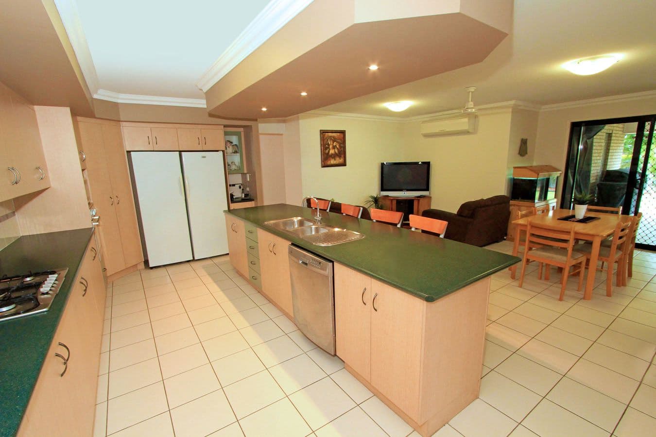 20 Rosella Court, Norman Gardens QLD 4701, Norman Gardens - Thumbnail 2
